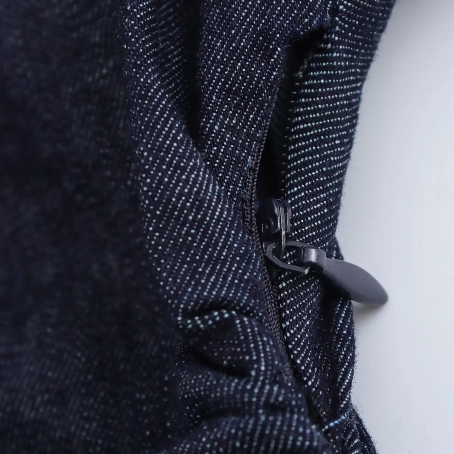 Slim Fit Midi Denim Dress – Stylish Lapel & Side Zip Design