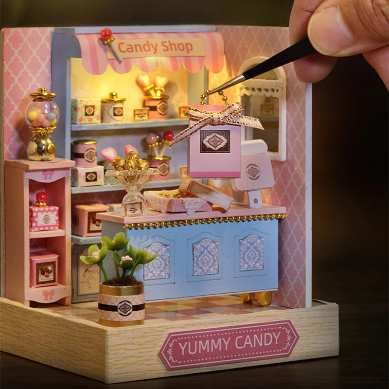Build-Your-Own Mini Home – Wooden Craft Dollhouse for Decoration & Play