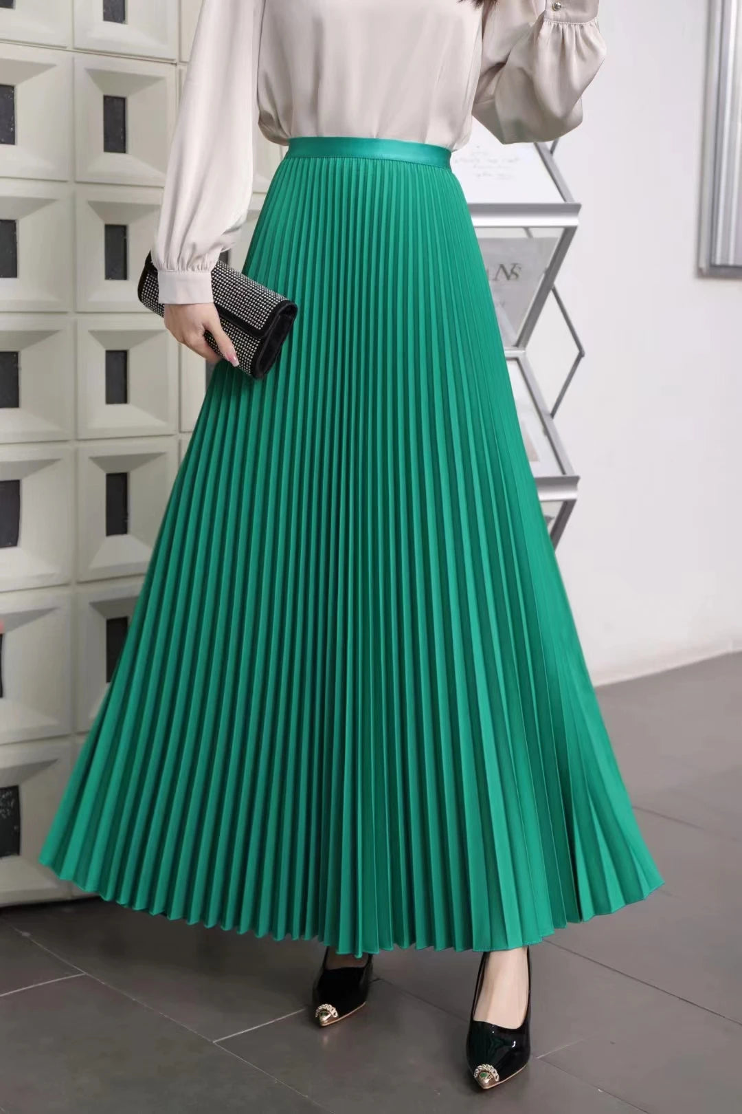 Women’s Elegant Pleated Skirt – High Waist Midi for Timeless Style