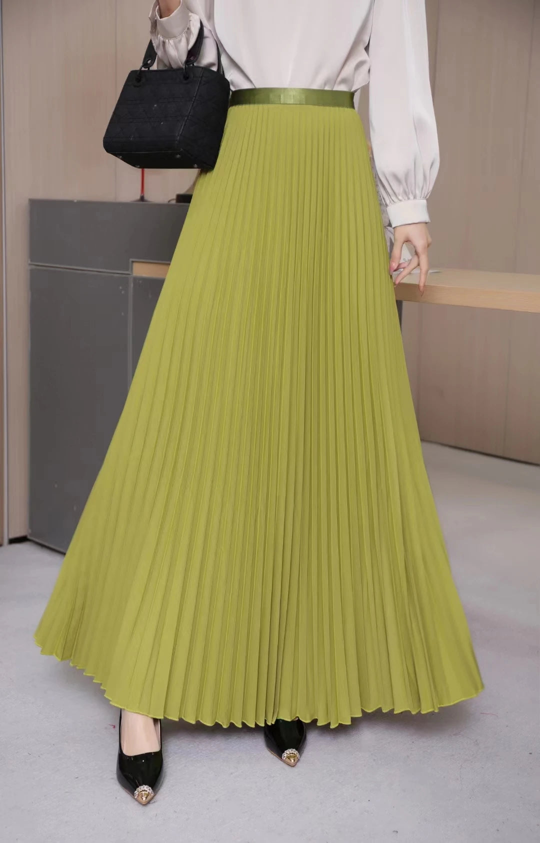 Women’s Elegant Pleated Skirt – High Waist Midi for Timeless Style